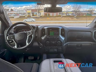 Zdjęcie 9 z 10 samochodu: 2021 CHEVROLET SILVERADO K1500 LT TRAIL BOSS VIN:3GCPYFED3MG246645 - miniatura