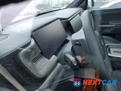 Zdjęcie 9 z 13 samochodu: 2025 RIVIAN R1S ADVENTURE VIN:7PDSGBBA4SN073036 - miniatura