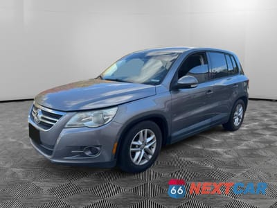 Drugie zdjęcie samochodu z przodu: 2011 VOLKSWAGEN TIGUAN S VIN:WVGCV7AX1BW502417 - miniatura