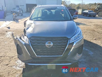 Piąte zdjęcie samochodu w środku: 2023 NISSAN KICKS SV VIN:3N1CP5CV1PL484080 - miniatura