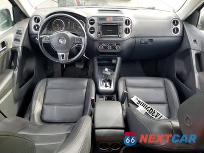 Zdjęcie 8 z 12 samochodu: 2011 VOLKSWAGEN TIGUAN S VIN:WVGBV7AX1BW552908 - miniatura