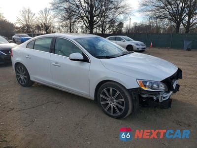 Czwarte zdjęcie samochodu z boku: 2018 VOLVO S60 INSCRIPTION VIN:LYV402TK0JB174200 - miniatura
