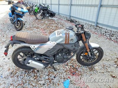 2023 QIPAI T1 LXAPRXP4XPX000379 - główne zdjęcie licytacji z USA - miniatura
