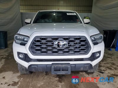 Piąte zdjęcie samochodu w środku: 2023 TOYOTA TACOMA VIN:3TMCZ5AN2PM591031 - miniatura