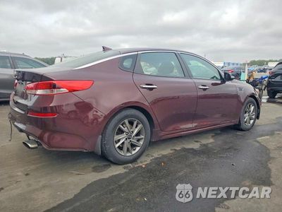 Trzecie zdjęcie samochodu z tyłu: 2019 KIA OPTIMA LX VIN:5XXGT4L39KG368777 - miniatura