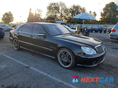 Czwarte zdjęcie samochodu z boku: 2004 MERCEDES-BENZ S 55 AMG VIN:WDBNG74J94A427799 - miniatura