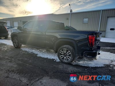 Drugie zdjęcie samochodu z przodu: 2022 GMC SIERRA K1500 AT4 VIN:3GTUUEET3NG604554 - miniatura