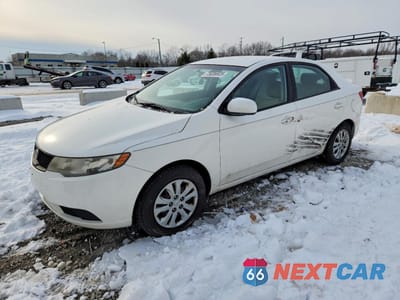 2010 KIA FORTE LX KNAFT4A26A5285068 - główne zdjęcie licytacji z USA - miniatura