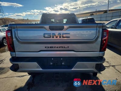 Zdjęcie 6 z 13 samochodu: 2024 GMC SIERRA K2500 DENALI ULTIMATE VIN:1GT49XEY2RF458597 - miniatura