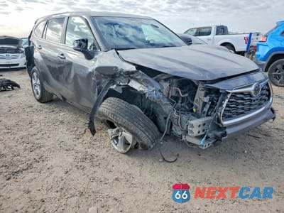 Czwarte zdjęcie samochodu z boku: 2023 TOYOTA HIGHLANDER LE VIN:5TDKDRAH4PS504113 - miniatura