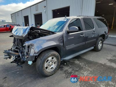 2010 CHEVROLET SUBURBAN C1500 LS 1GNUCHE08AR226825 - główne zdjęcie licytacji z USA - miniatura