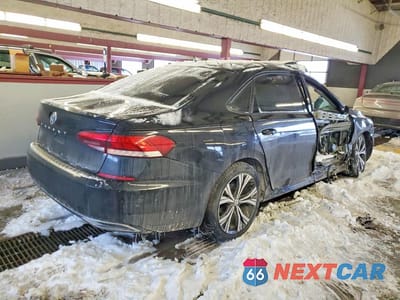 Trzecie zdjęcie samochodu z tyłu: 2022 VOLKSWAGEN PASSAT SE VIN:1VWSA7A37NC010146 - miniatura