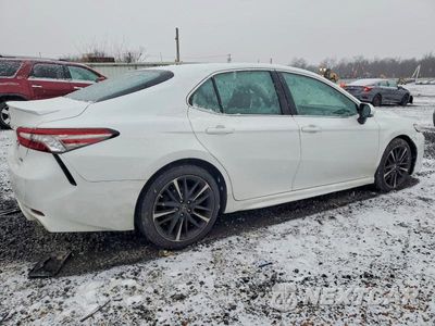 Trzecie zdjęcie samochodu z tyłu: 2018 TOYOTA CAMRY XSE VIN:4T1B61HK2JU110833 - miniatura