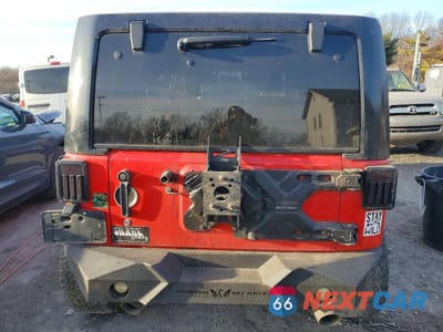 Zdjęcie 6 z 13 samochodu: 2015 JEEP WRANGLER UNLIMITED SAHARA VIN:1C4BJWEG1FL594538 - miniatura