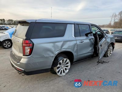 Trzecie zdjęcie samochodu z tyłu: 2024 CHEVROLET SUBURBAN K1500 PREMIER VIN:1GNSKFKDXRR140921 - miniatura