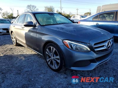 Czwarte zdjęcie samochodu z boku: 2017 MERCEDES-BENZ C 300 VIN:WDDWF4JB3HR220570 - miniatura
