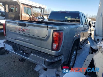Trzecie zdjęcie samochodu z tyłu: 2024 GMC SIERRA K2500 SLE VIN:1GT49ME76RF355172 - miniatura