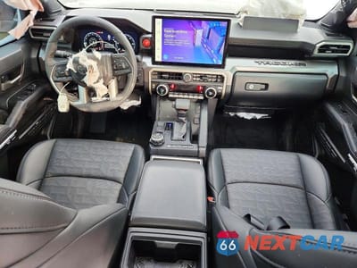 Zdjęcie 8 z 11 samochodu: 2024 TOYOTA TACOMA DOUBLE CAB VIN:3TMLB5JN4RM055074 - miniatura