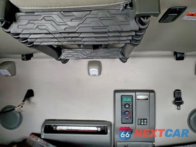 Zdjęcie 6 z 10 samochodu: 2023 VOLVO VN VNL VIN:4V4NC9EH7PN612987 - miniatura