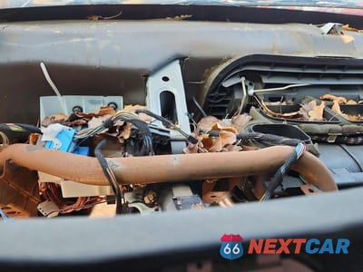 Zdjęcie 9 z 12 samochodu: 1998 BMW 318 TI VIN:WBACG7321WKC30965 - miniatura