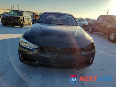 Piąte zdjęcie samochodu w środku: 2018 BMW 320 I VIN:WBA8E1G5XJNU90492 - miniatura