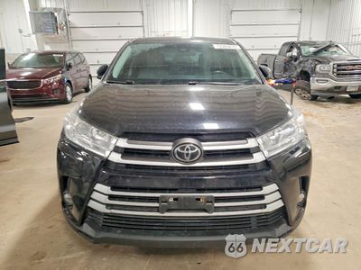 Piąte zdjęcie samochodu w środku: 2017 TOYOTA HIGHLANDER LE VIN:5TDBZRFH9HS380240 - miniatura
