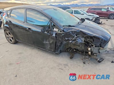 Czwarte zdjęcie samochodu z boku: 2019 FORD FIESTA ST VIN:3FADP4GX4KM141134 - miniatura