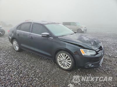 Czwarte zdjęcie samochodu z boku: 2013 VOLKSWAGEN JETTA TDI VIN:3VWLL7AJ4DM415410 - miniatura