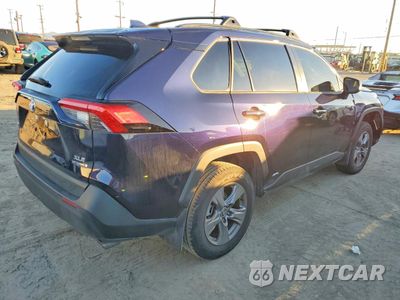 Trzecie zdjęcie samochodu z tyłu: 2024 TOYOTA RAV4 XLE VIN:JTMRWRFV4RD253857 - miniatura