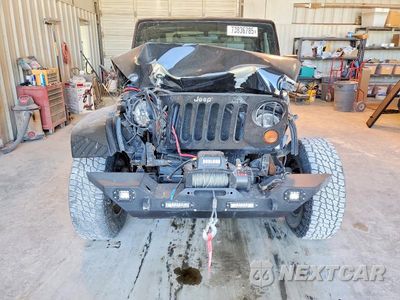 Piąte zdjęcie samochodu w środku: 2008 JEEP WRANGLER SAHARA VIN:1J4FA54188L601152 - miniatura