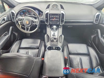 Zdjęcie 8 z 13 samochodu: 2018 PORSCHE CAYENNE VIN:WP1AA2A20JKA00971 - miniatura