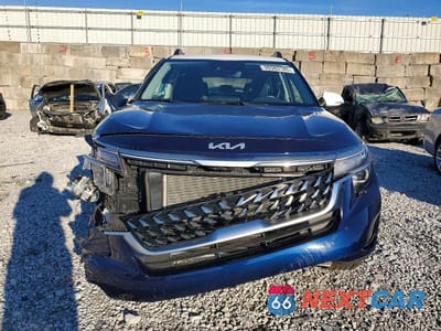 Piąte zdjęcie samochodu w środku: 2023 KIA SELTOS NIGHTFALL VIN:KNDEUCA26P7351038 - miniatura