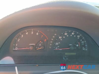 Zdjęcie 9 z 11 samochodu: 2004 TOYOTA CAMRY LE VIN:4T1BE32K14U303826 - miniatura