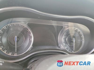 Zdjęcie 9 z 12 samochodu: 2015 CHRYSLER 300 LIMITED VIN:2C3CCAAG7FH735881 - miniatura