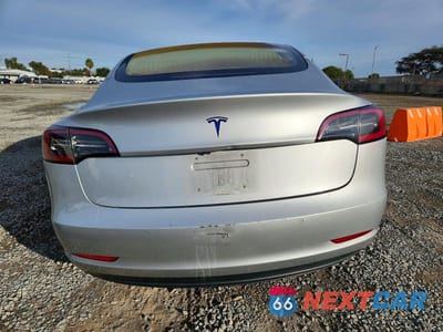 Zdjęcie 6 z 11 samochodu: 2018 TESLA MODEL 3 VIN:5YJ3E1EA1JF016538 - miniatura