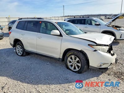 Czwarte zdjęcie samochodu z boku: 2011 TOYOTA HIGHLANDER SE VIN:5TDBK3EH0BS086879 - miniatura
