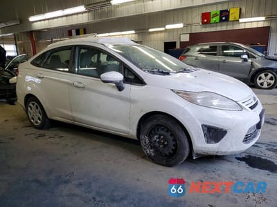 Czwarte zdjęcie samochodu z boku: 2013 FORD FIESTA S VIN:3FADP4AJ4DM153274 - miniatura