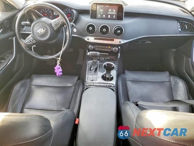 Zdjęcie 8 z 12 samochodu: 2018 KIA STINGER VIN:KNAE15LA0J6035363 - miniatura