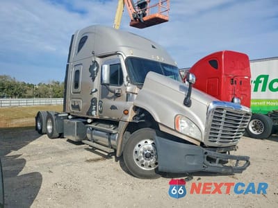 2009 FREIGHTLINER CASCADIA SEMI TRUCK 1FUJGLDR29LAL8539 - główne zdjęcie licytacji z USA - miniatura