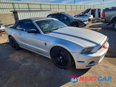 Czwarte zdjęcie samochodu z boku: 2014 FORD MUSTANG VIN:1ZVBP8EM1E5311300 - miniatura