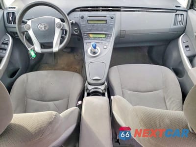 Zdjęcie 8 z 12 samochodu: 2011 TOYOTA PRIUS VIN:JTDKN3DU5B1361567 - miniatura