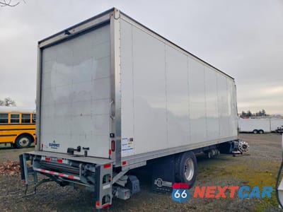 Trzecie zdjęcie samochodu z tyłu: 2025 MACK MD BOX TRUCK VIN:1M2MDBAA5SS015931 - miniatura