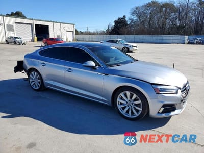 Czwarte zdjęcie samochodu z boku: 2018 AUDI A5 PREMIUM VIN:WAUANCF51JA103009 - miniatura