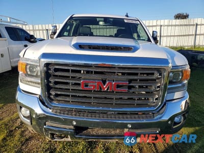 Piąte zdjęcie samochodu w środku: 2019 GMC SIERRA K2500 SLT VIN:1GT12REY9KF189409 - miniatura