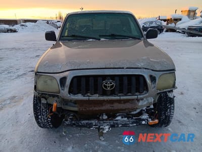 Piąte zdjęcie samochodu w środku: 2001 TOYOTA TACOMA XTRACAB VIN:5TEWN72N91Z792910 - miniatura