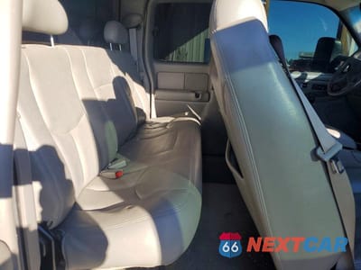 Zdjęcie 10 z 12 samochodu: 2004 GMC SIERRA VIN:1GTHK29U74E215916 - miniatura