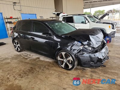 Czwarte zdjęcie samochodu z boku: 2013 VOLKSWAGEN GOLF VIN:WVWDM7AJ0DW108725 - miniatura