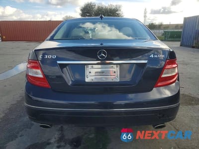 Zdjęcie 6 z 11 samochodu: 2011 MERCEDES-BENZ C 300 4MATIC VIN:WDDGF8BB3BR139523 - miniatura