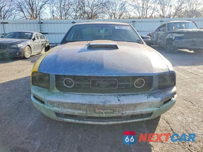 Piąte zdjęcie samochodu w środku: 2008 FORD MUSTANG VIN:1ZVHT80NX85122199 - miniatura