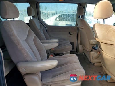 Zdjęcie 11 z 13 samochodu: 2000 CHRYSLER TOWN & COUNTRY LX VIN:1C4GP44GXYB713819 - miniatura